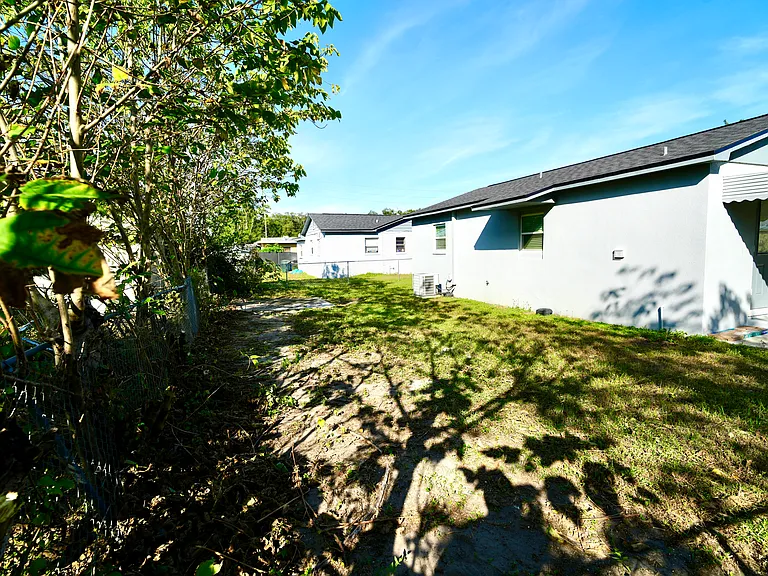 885 Ruby Ave #885 — Photo 21