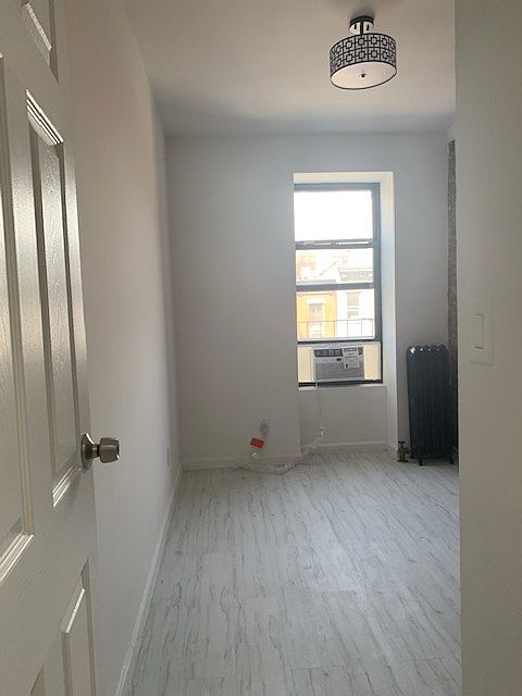 2nd image of 654 9th Ave Frnt 4