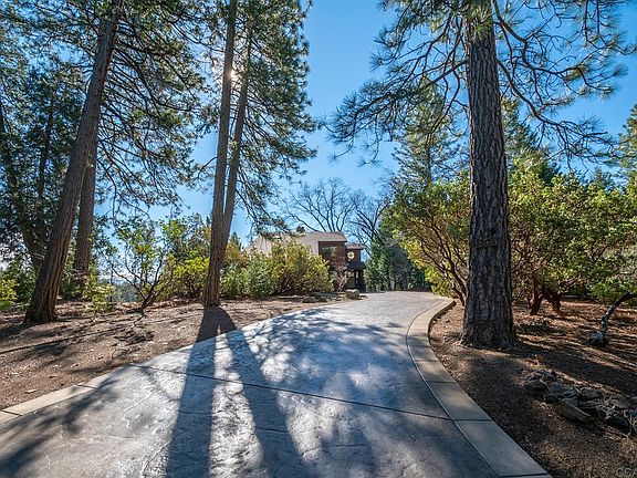 2nd image of 659 Sugarbush Ln #58