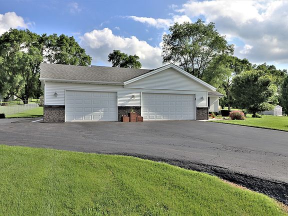 3rd image of 6585 Saddle Club Dr