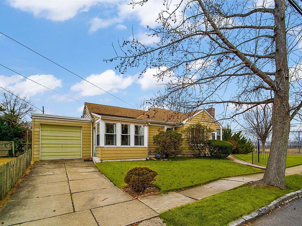 55 Croyden Street, Malverne, NY 11565 Zillow