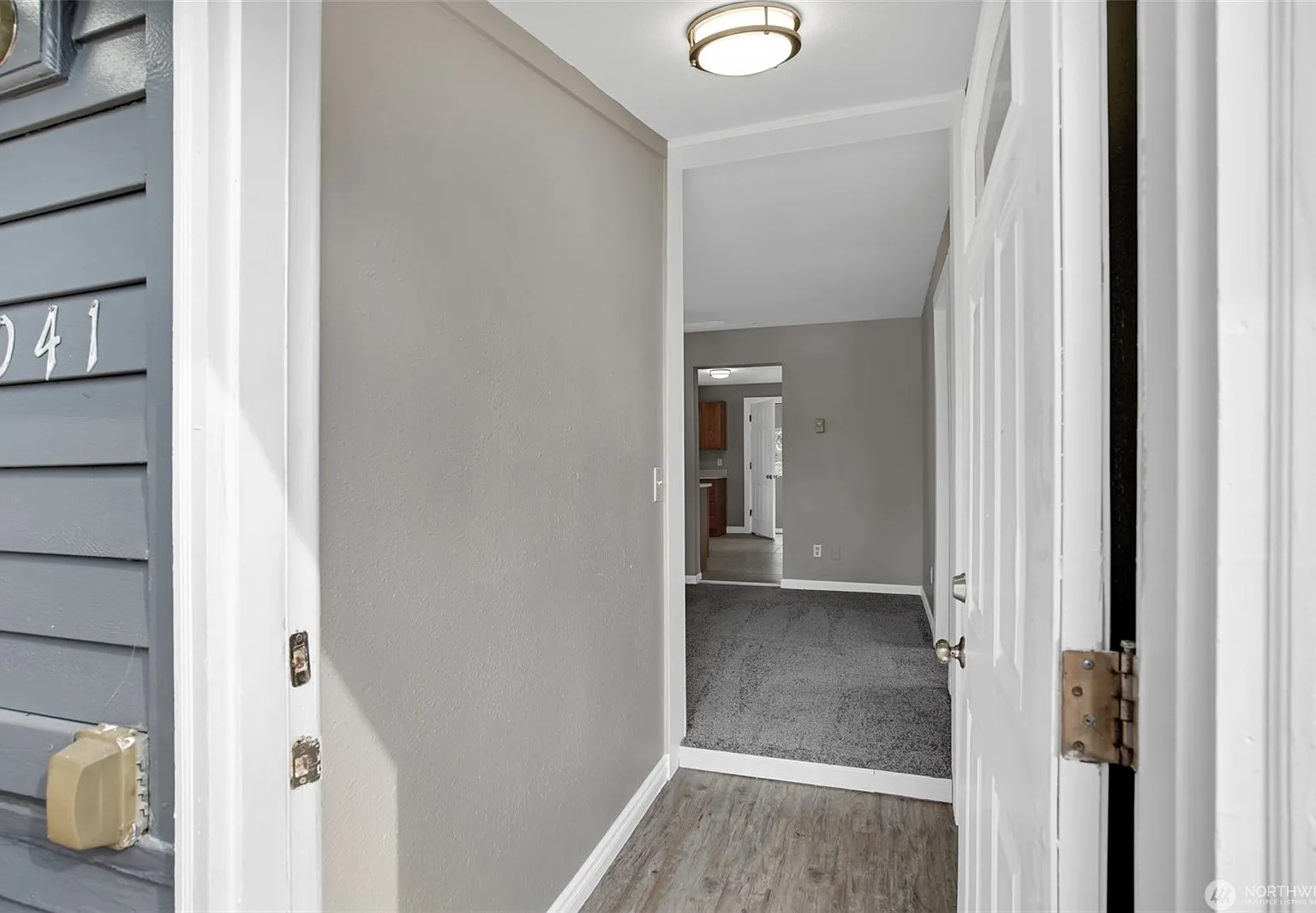 2 bed, 706 sqft, $2,000 — Photo 3