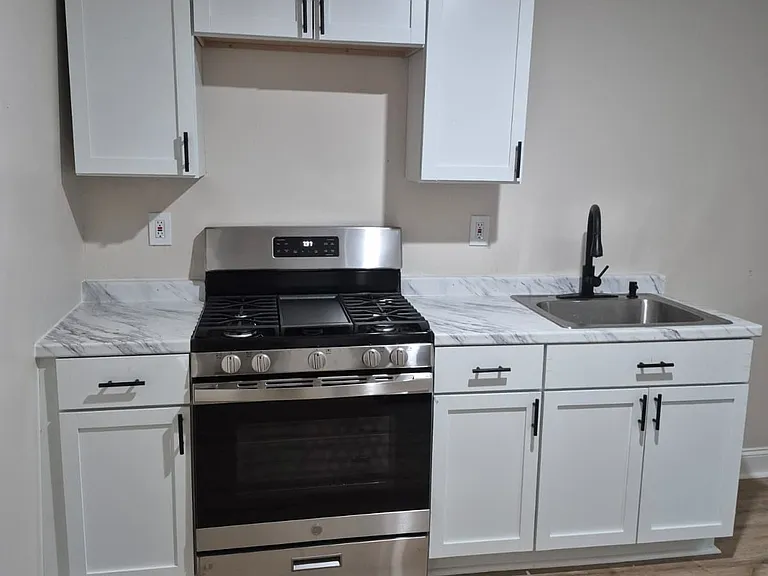 2622 N Charles St — Photo 6