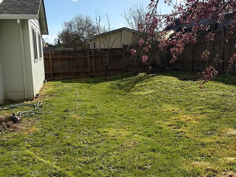 183 E Roosevelt St — Photo 4