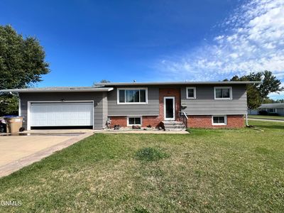 1635 2nd St SE, Minot, ND, 58701