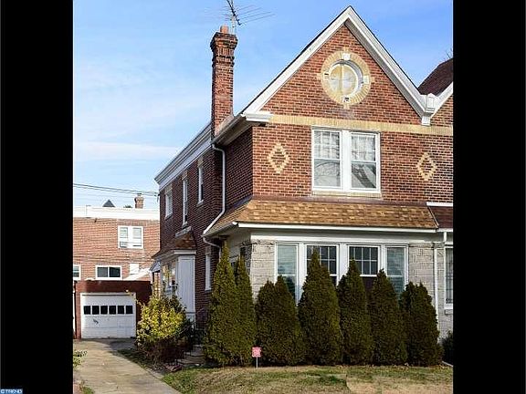 3rd image of 195 W Albemarle Ave