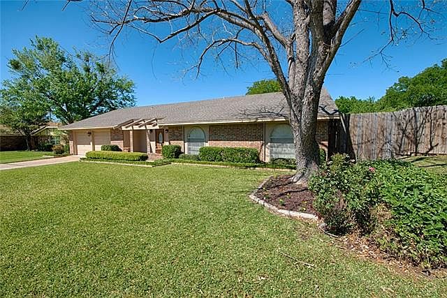 1st image of 2842 Summerdale Dr