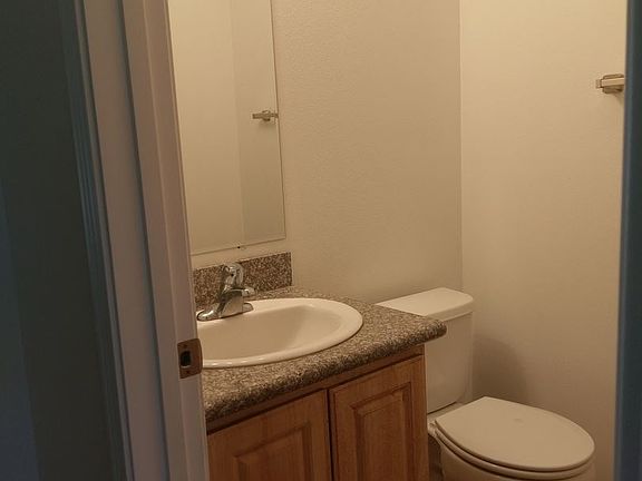4th image of 1622 W Lee St Unit 04