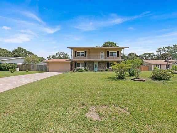 2nd image of 4 Pebble Beach Dr