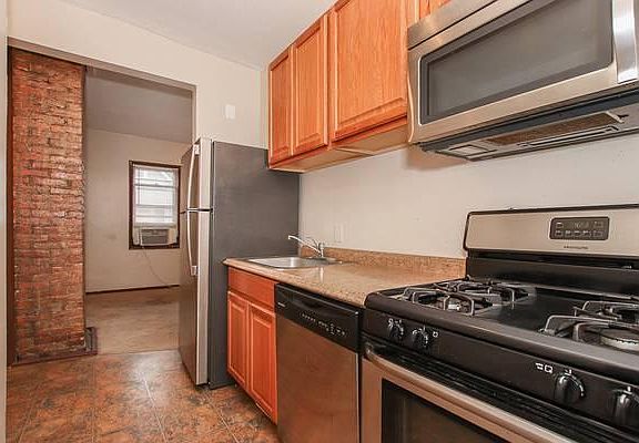 5th image of 1873 W 47th St #2UP