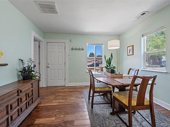 3rd image of 1328 W Dakota Avenue