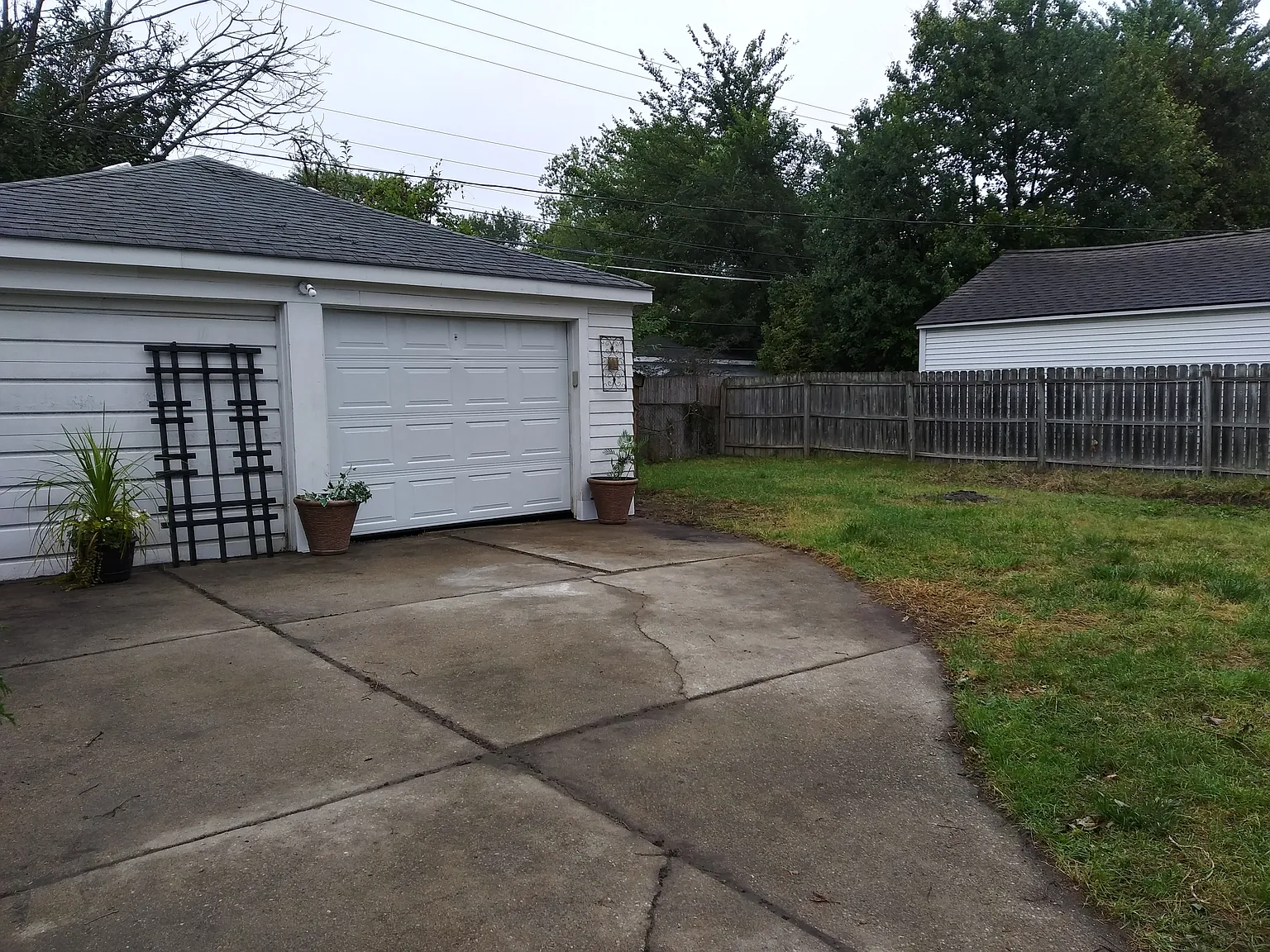 Merriman Rd, Livonia — Photo 3