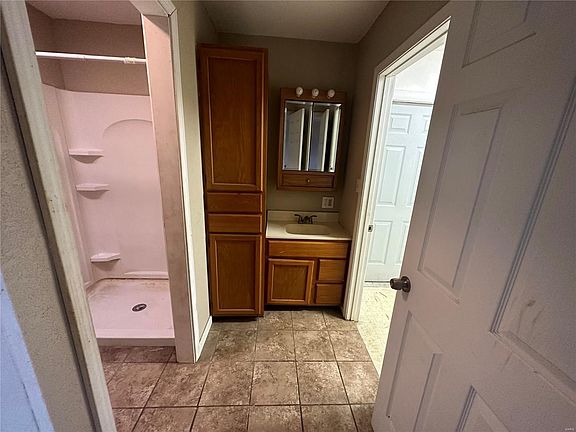 4th image of 54 Blair Ave