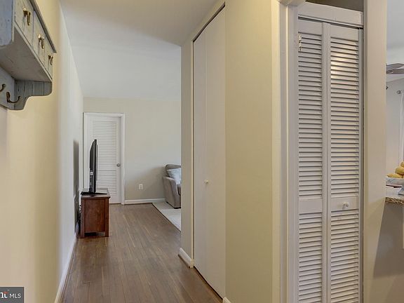 5th image of 10501 Montrose Ave #10501