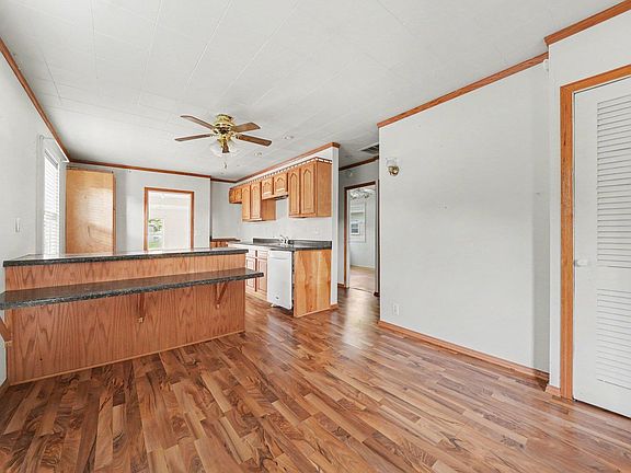 3rd image of 50902 Cornwall Rd