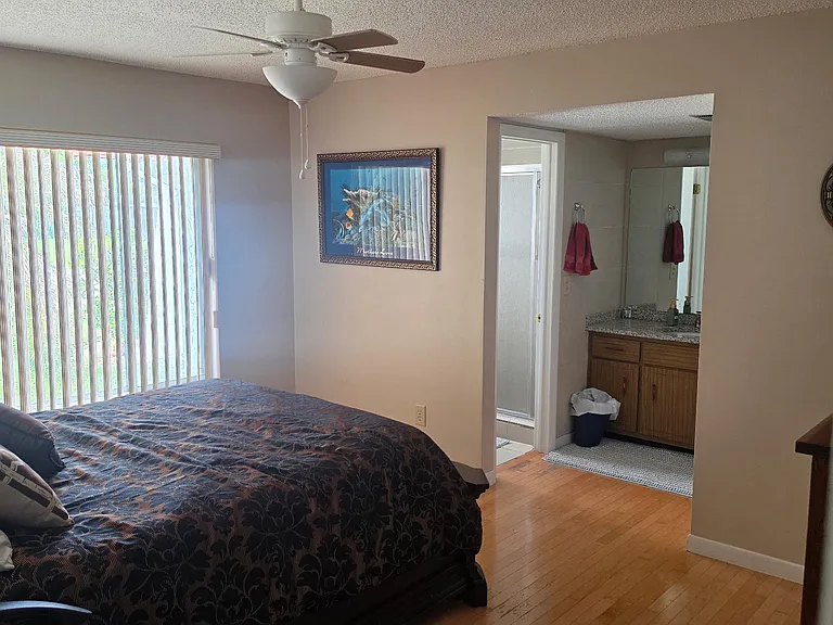 725 Hamlin Dr — Photo 5