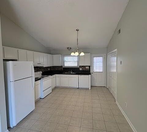 4th image of 1907 White Hollow Dr