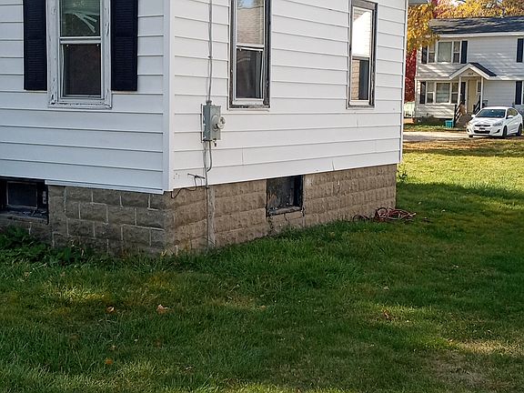 4th image of 1521 Elmwood Ave