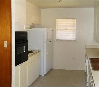 5th image of 1305 Duval Dr