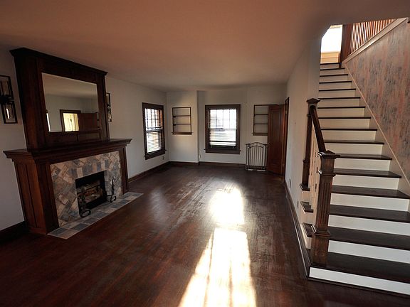 2nd image of 129 S Dellrose Ave