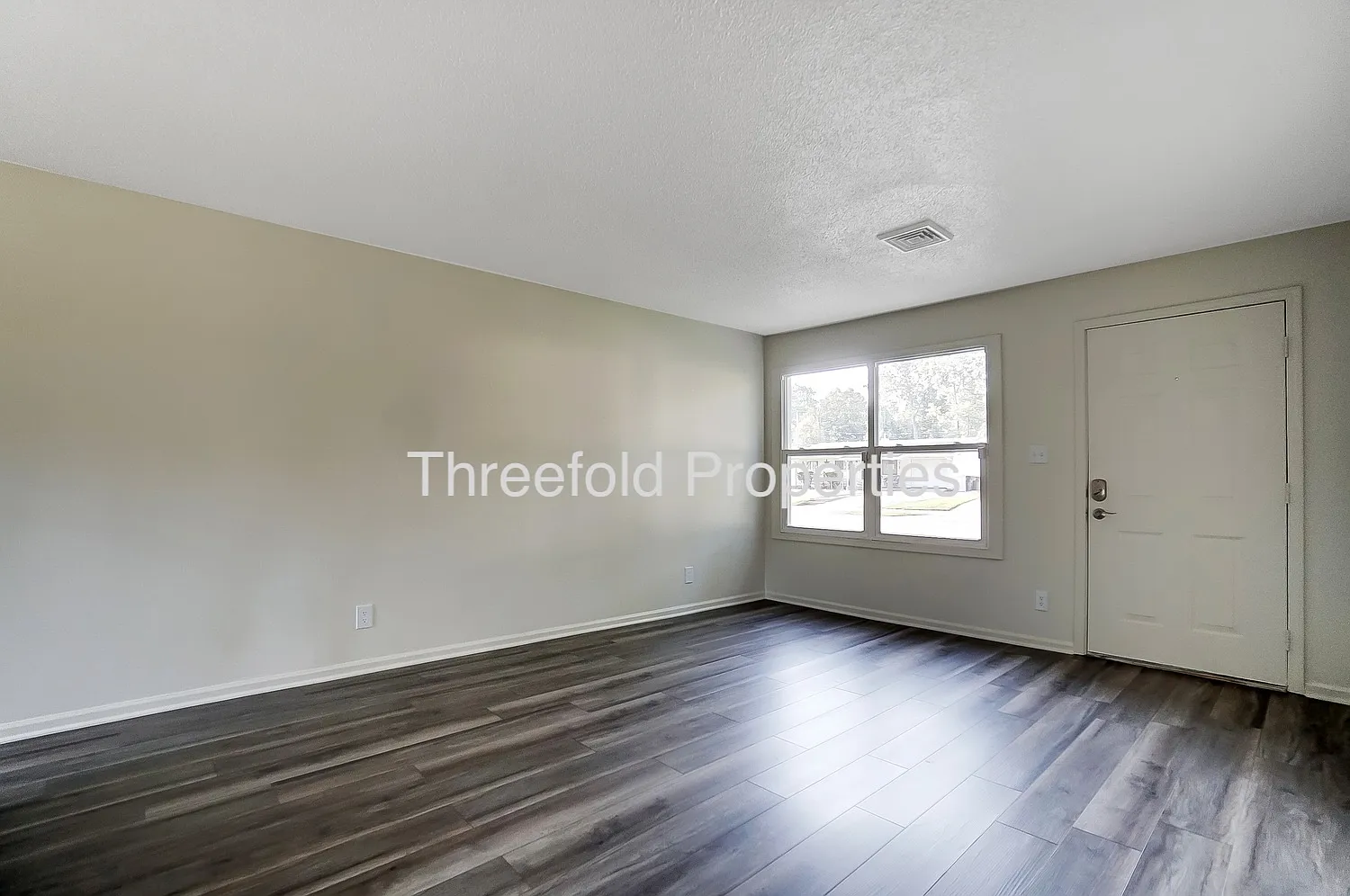3 bed, 1065 sqft, $1,445 — Photo 3