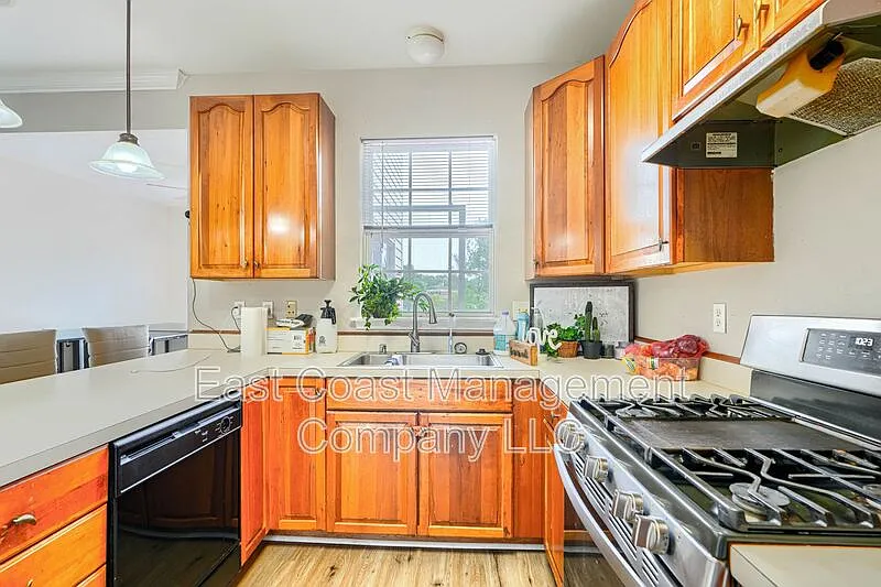 Building Photo - 403 Deerhill Cir