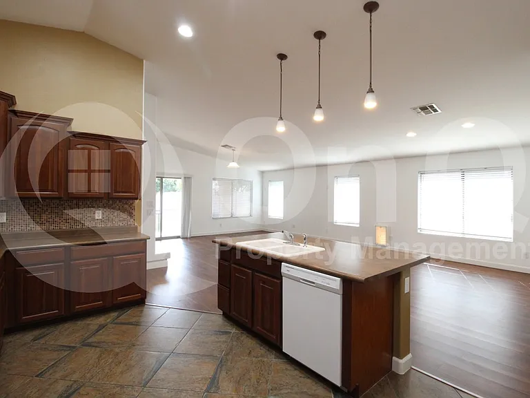 4631 E Buckboard Ct — Photo 7