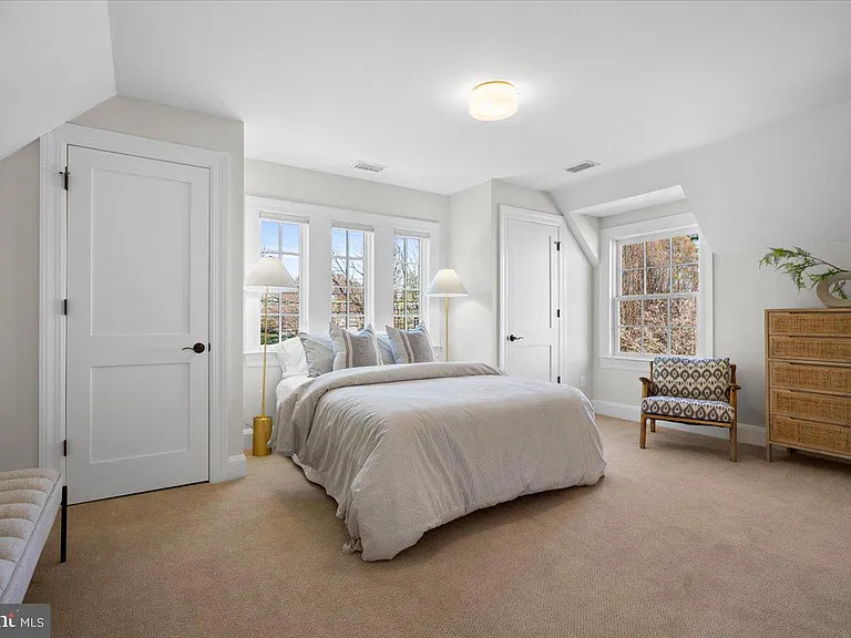 3213 Foxhall Rd NW — Photo 22