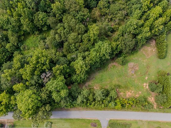 5th image of 217 Richardson Rd