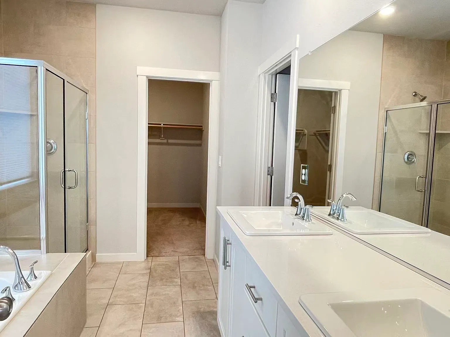 4 bed, 2426 sqft, $3,700 — Photo 3