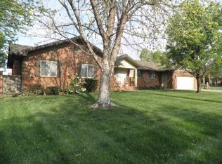 2905 Tartan Trl, Hutchinson, KS 67502