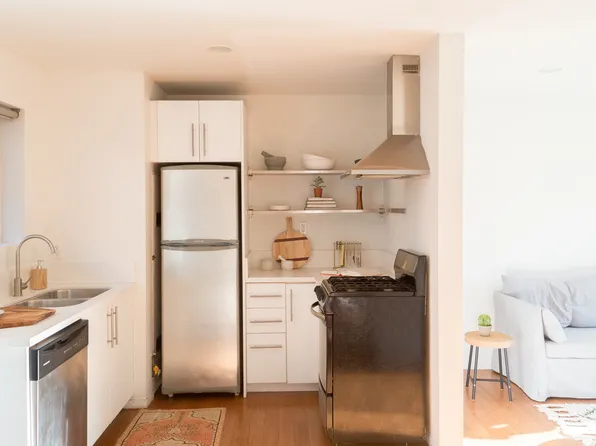 2117 W Clinton St #206, Los Angeles, CA 90026