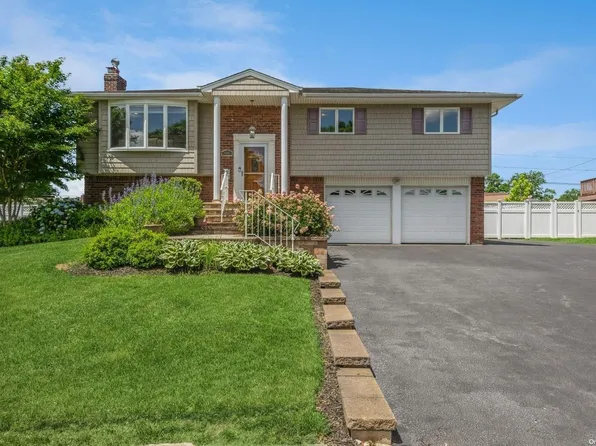 80 Harvest Lane, Commack, NY 11725