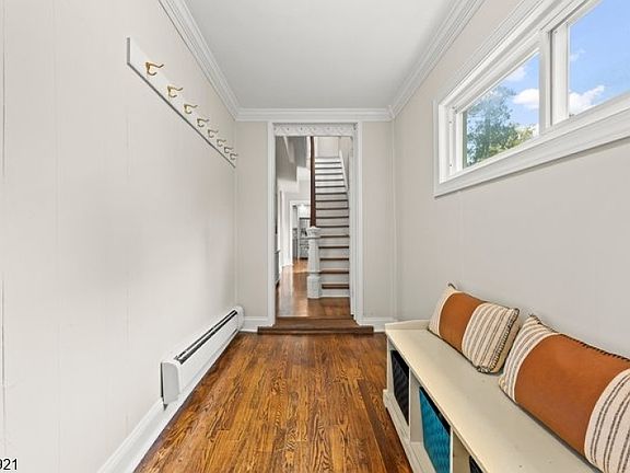 4th image of 166 Valley Rd