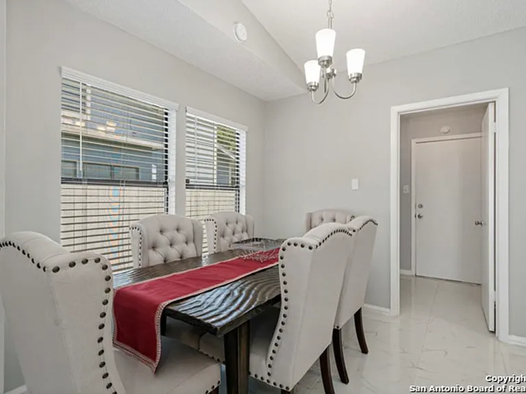 6739 Hickory Springs Dr — Photo 5