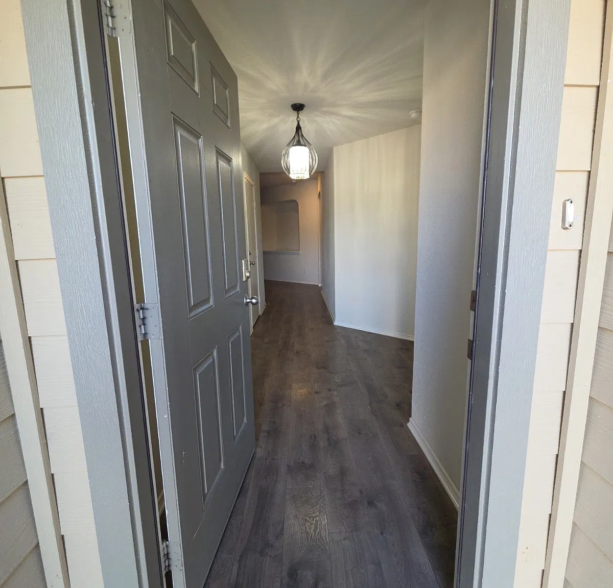 4 bed, 1702 sqft, $2,200 — Photo 2