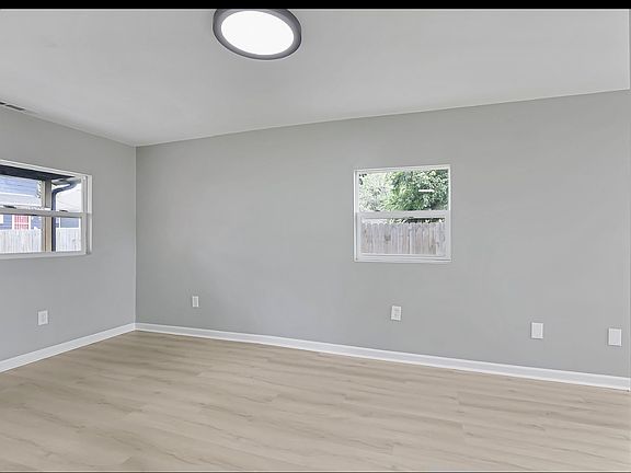 4th image of 1341 Genessee Ave
