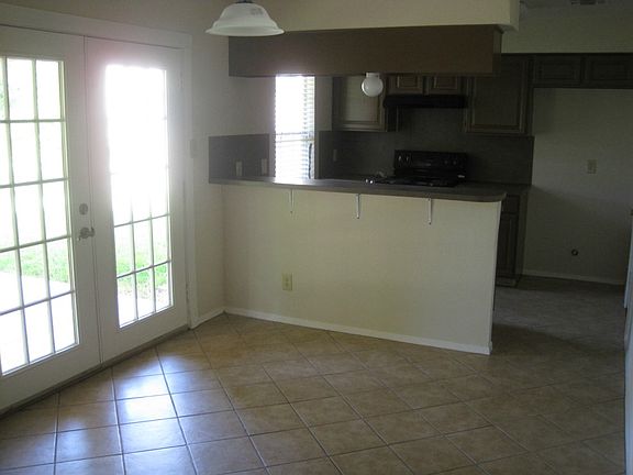 4th image of 401 Osage Dr