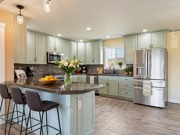 5th image of 5671 Fairview Ln