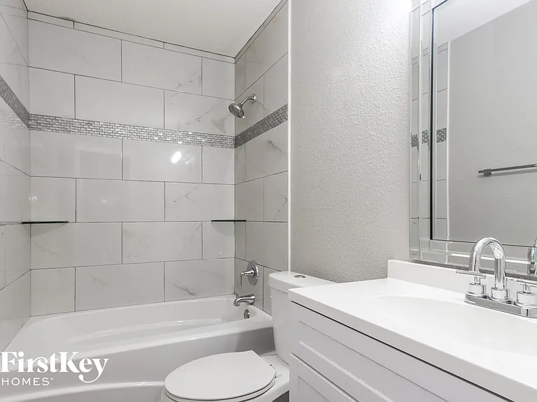 3940 Burningbush Dr — Photo 9