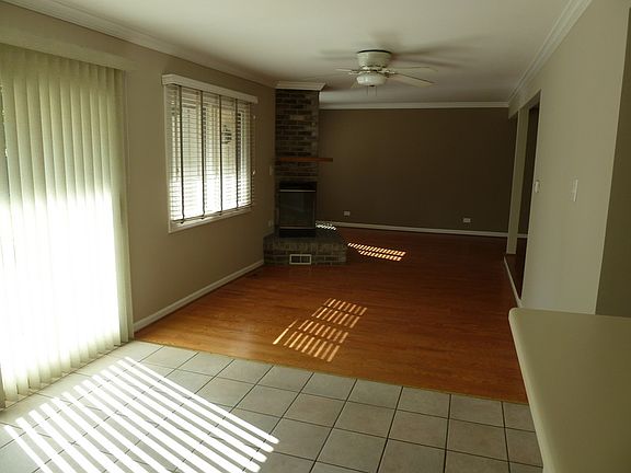 3rd image of 21 Deercrest Sq