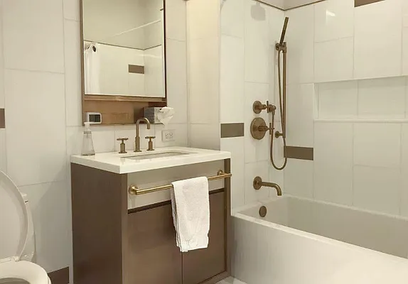 Rented by R New York | media 6