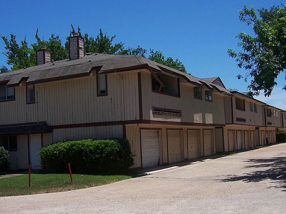 2nd image of 5377 De Soto St #4