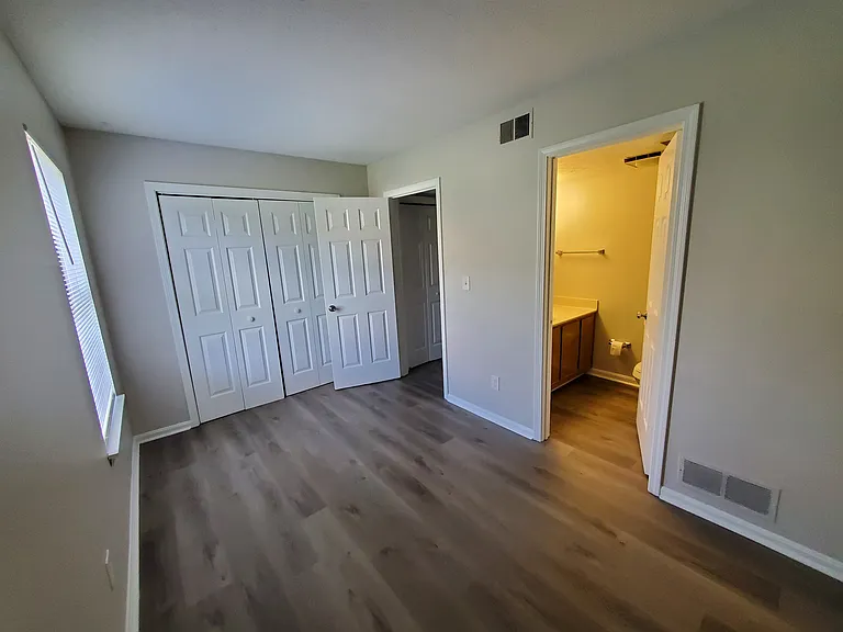 1100 Horsemans Ln #26 — Photo 21