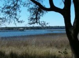 50 River Dr, Beaufort, SC 29907