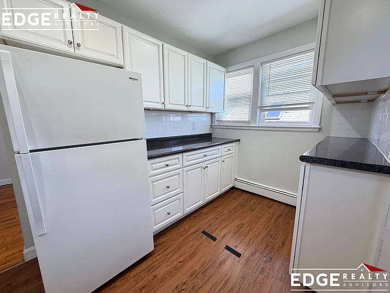 12-14 Richardson St #3 — Photo 7