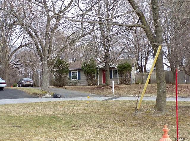 1st image of 9 Briarwood Cres