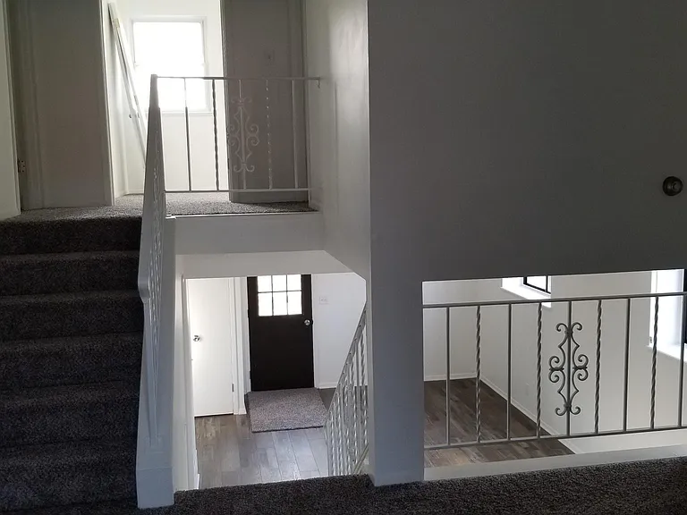 5314 N Linwood Ave — Photo 1