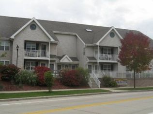 832 N 10th St APT 102, Sheboygan, WI 53081
