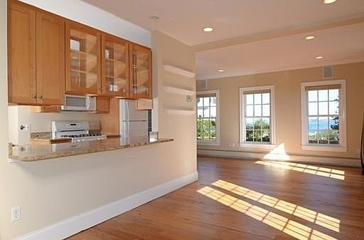 4th image of 46 Granite St APT 1